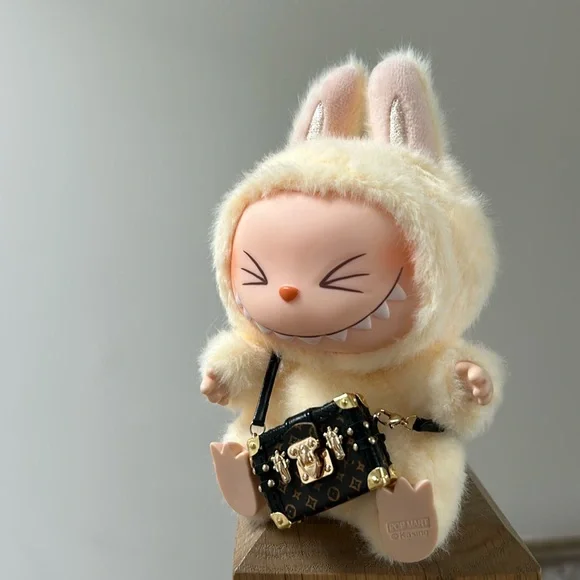 Labubu Crosbody - Picture 4 of 4